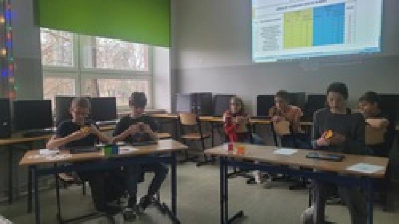 IV Szkolny Konkurs Kostki Rubika 