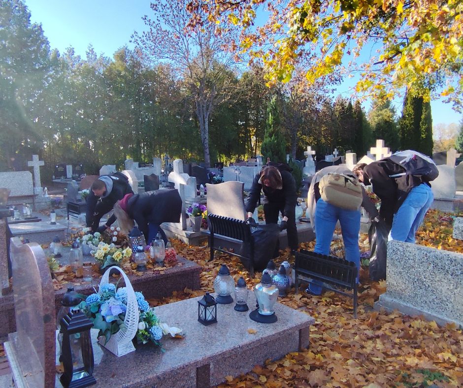 sprzątanie cmentarza
