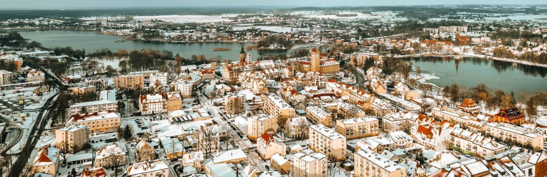 szczytno widok z lotu ptaka dwa jeziora miasto zima 