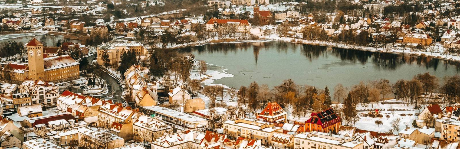 zima miasto szczytno z lotu ptaka ratusz jezioro 
