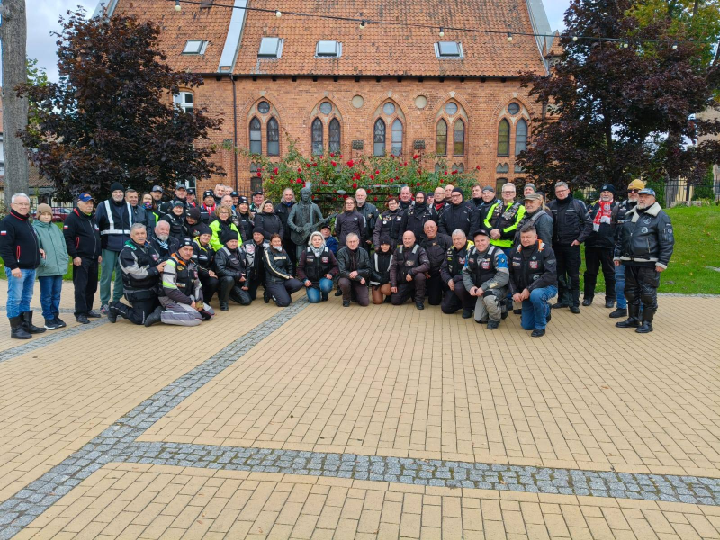 Motocykliści ze Stowarzyszenia Kocham Polskę w Szczytnie