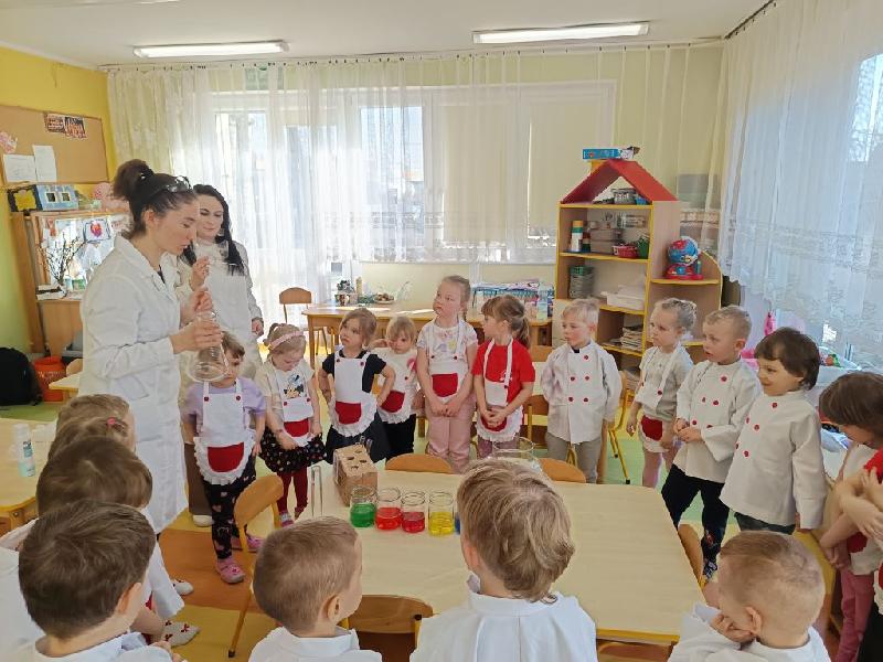  Eksperymenty z chemikiem 